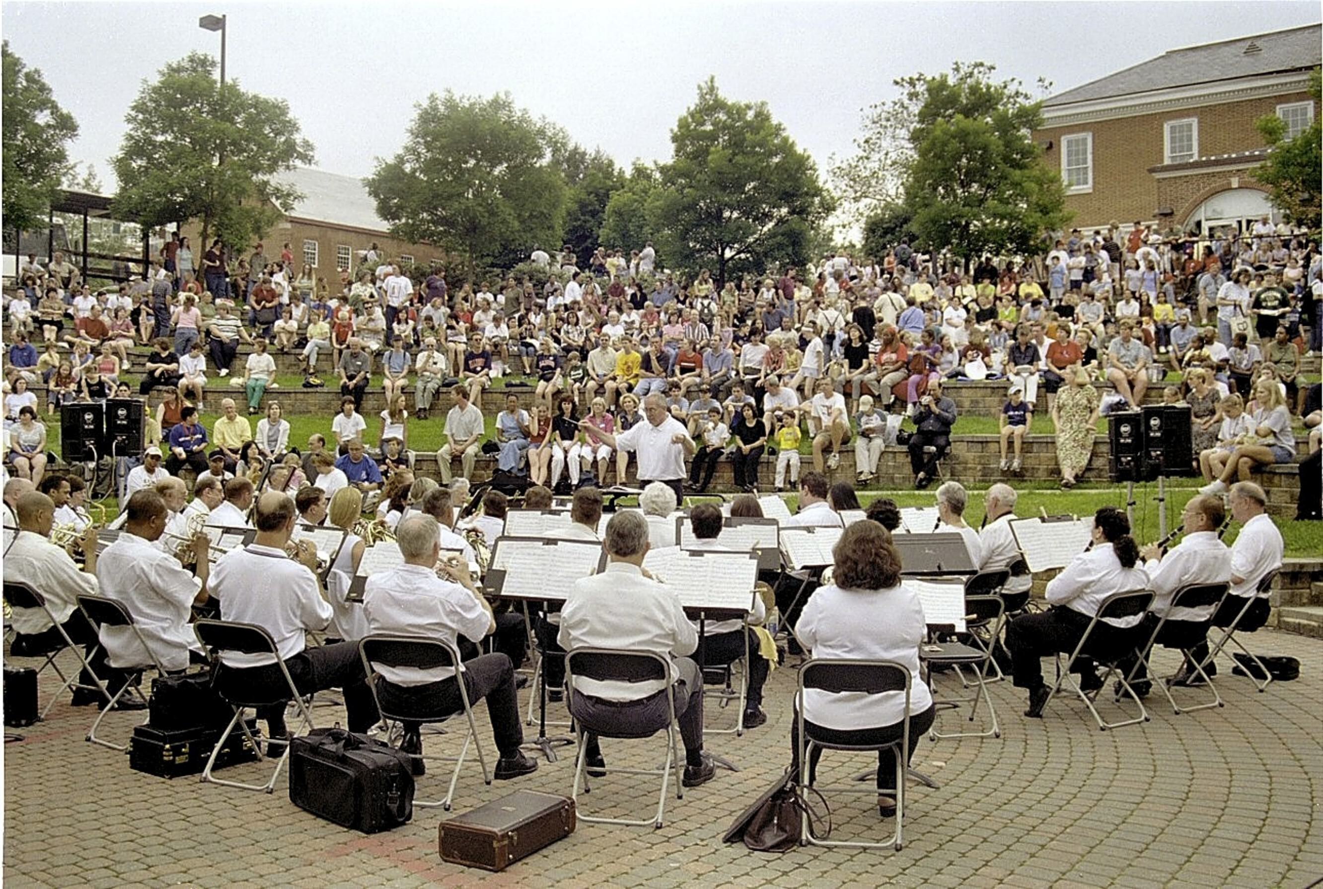 July 2003 Community Band outdoor performance
