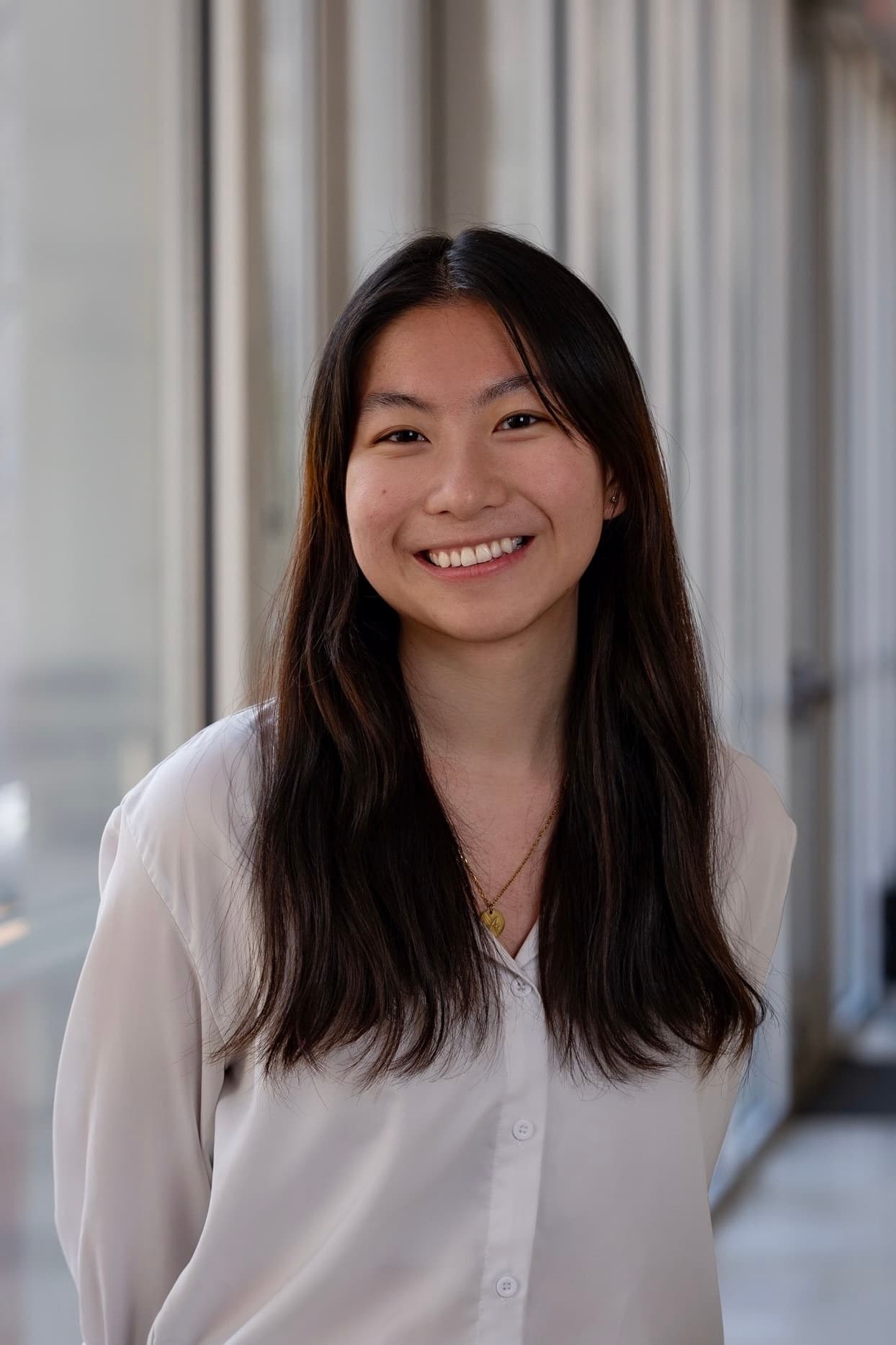 Alena Zheng headshot